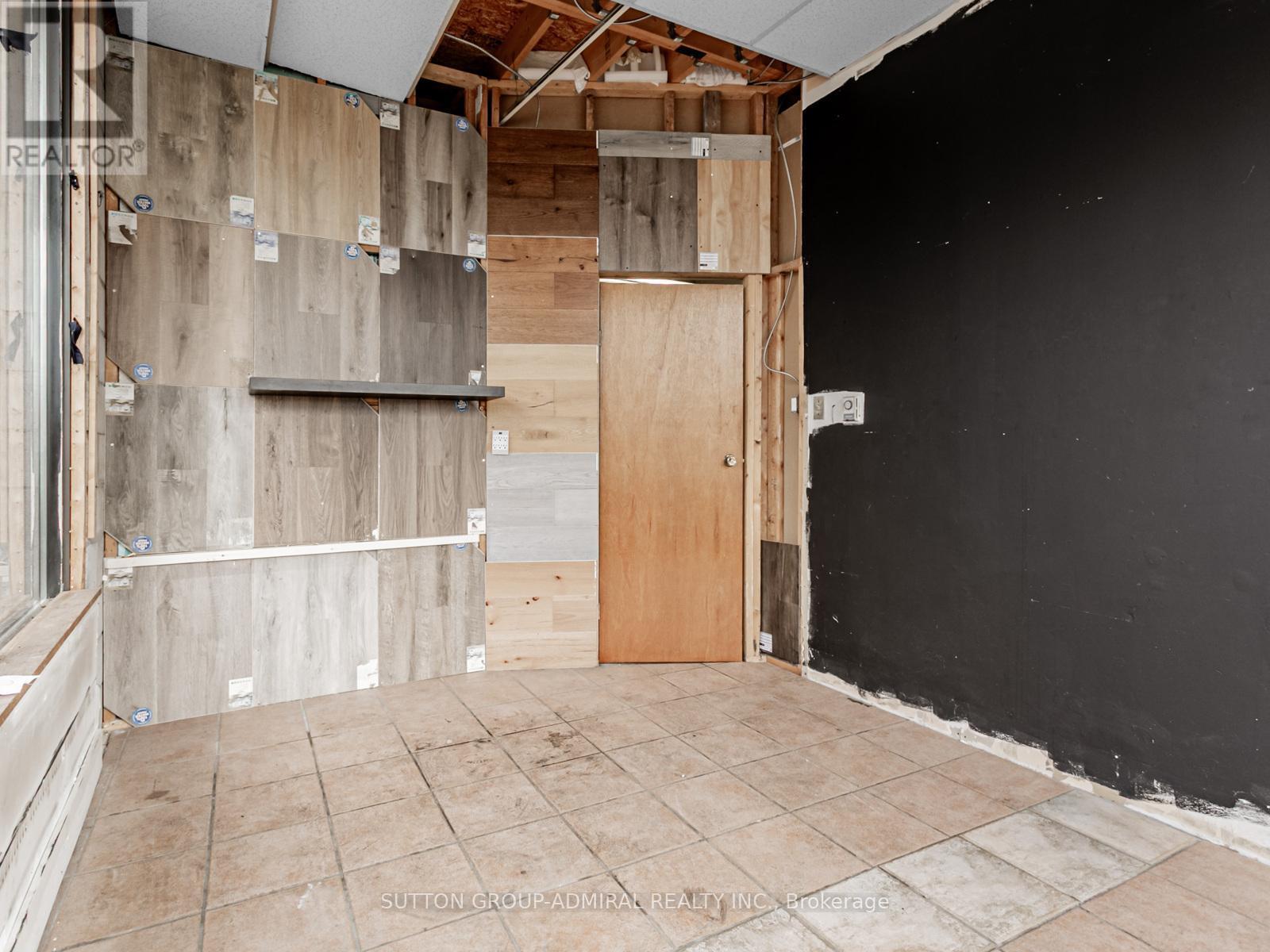 6 - 1606 Sedlescomb Drive, Mississauga, ON