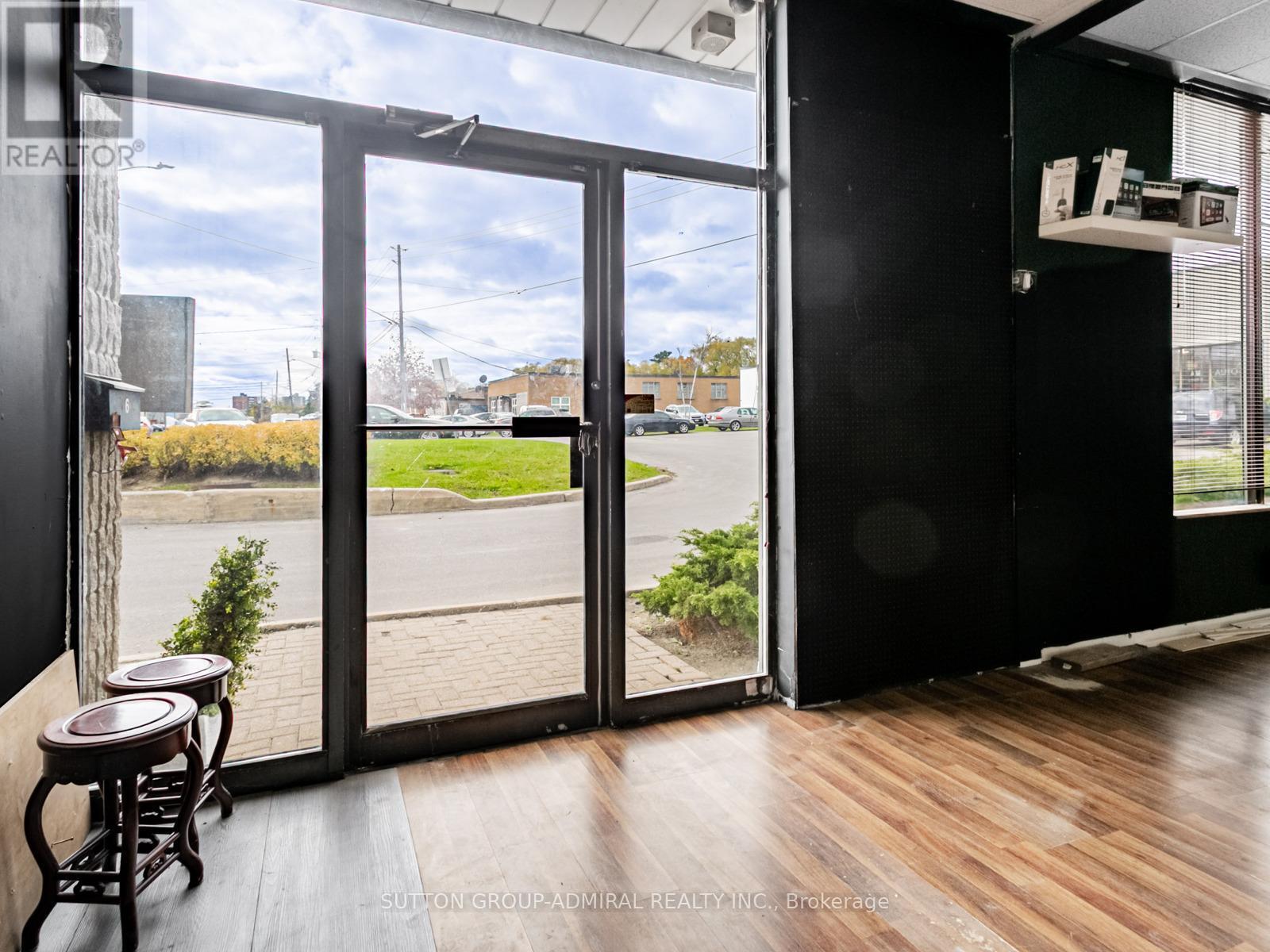 6 - 1606 Sedlescomb Drive, Mississauga, ON