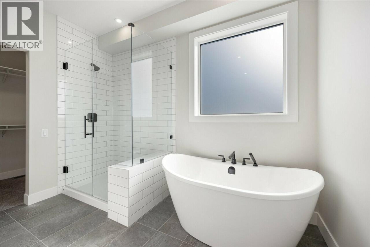 203 Whistler Place, Vernon, BC - Indoor Photo Showing Bathroom