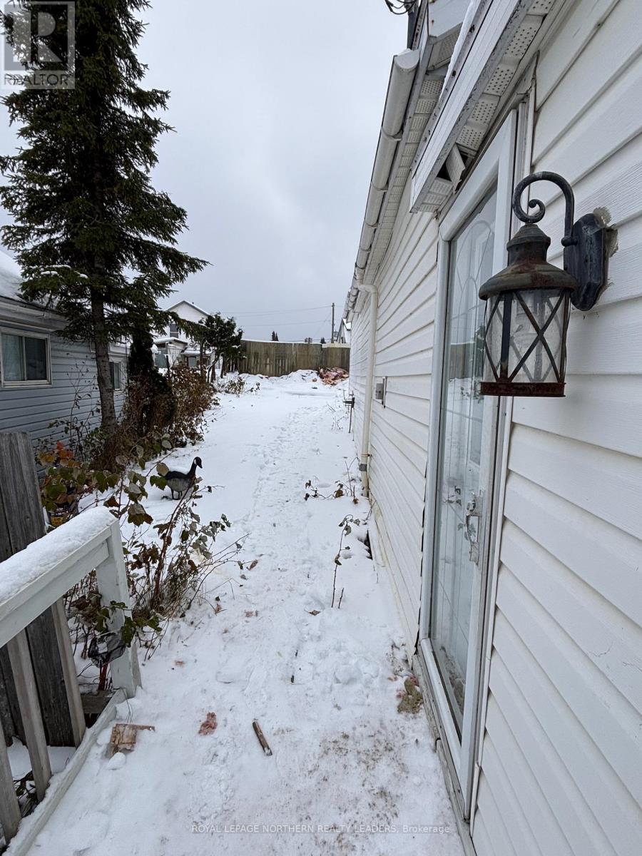 50 Lionscrest Lane, Timmins (Sch - Main Area), ON - Outdoor