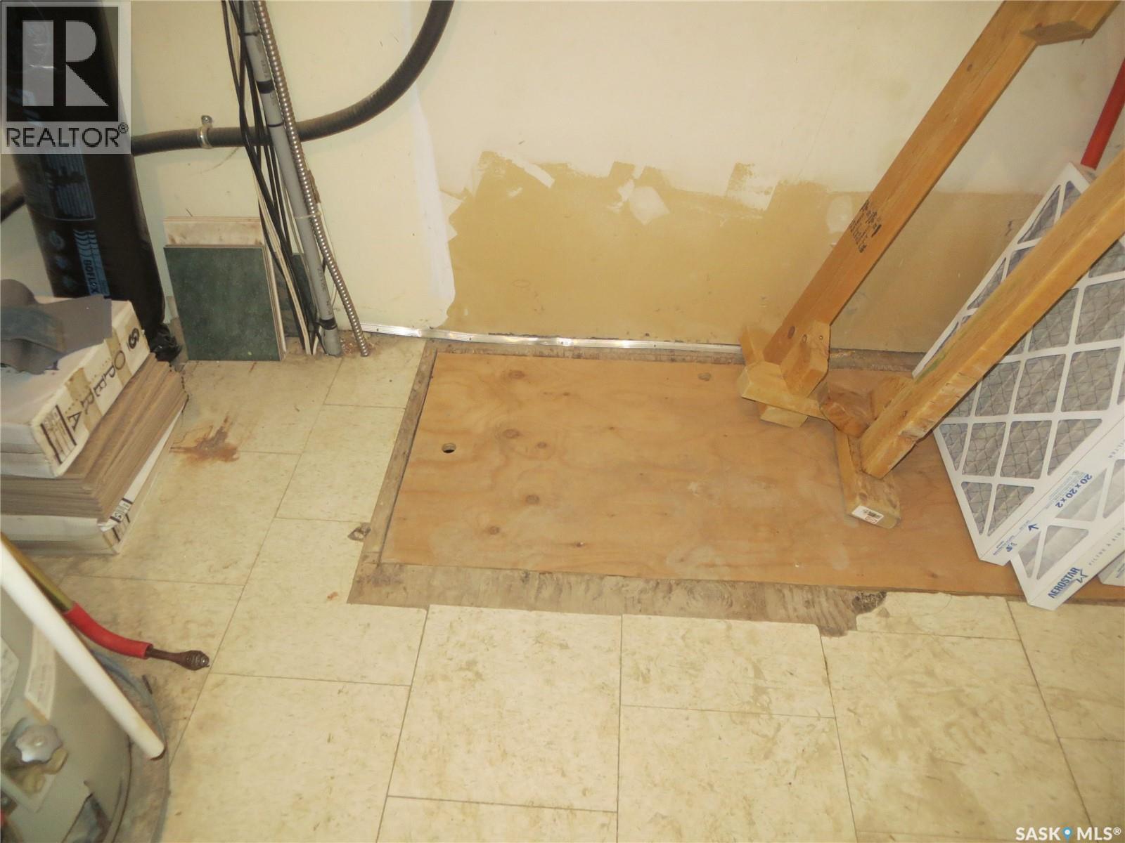 108 8Th Street, Pilot Butte, SK