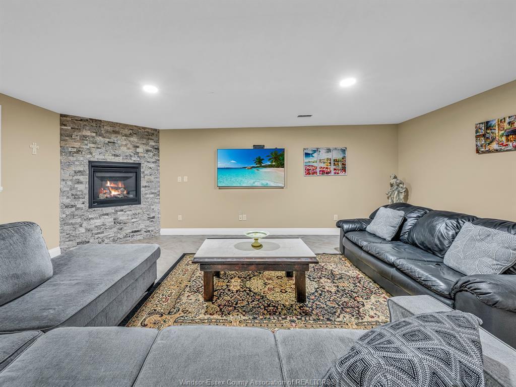 390 Welsh, Amherstburg, ON