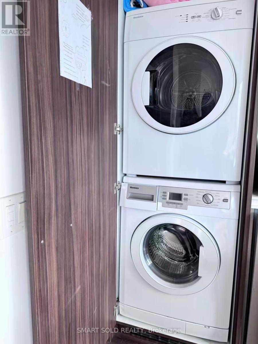 3101 - 45 Charles Street E, Toronto, ON - Indoor Photo Showing Laundry Room