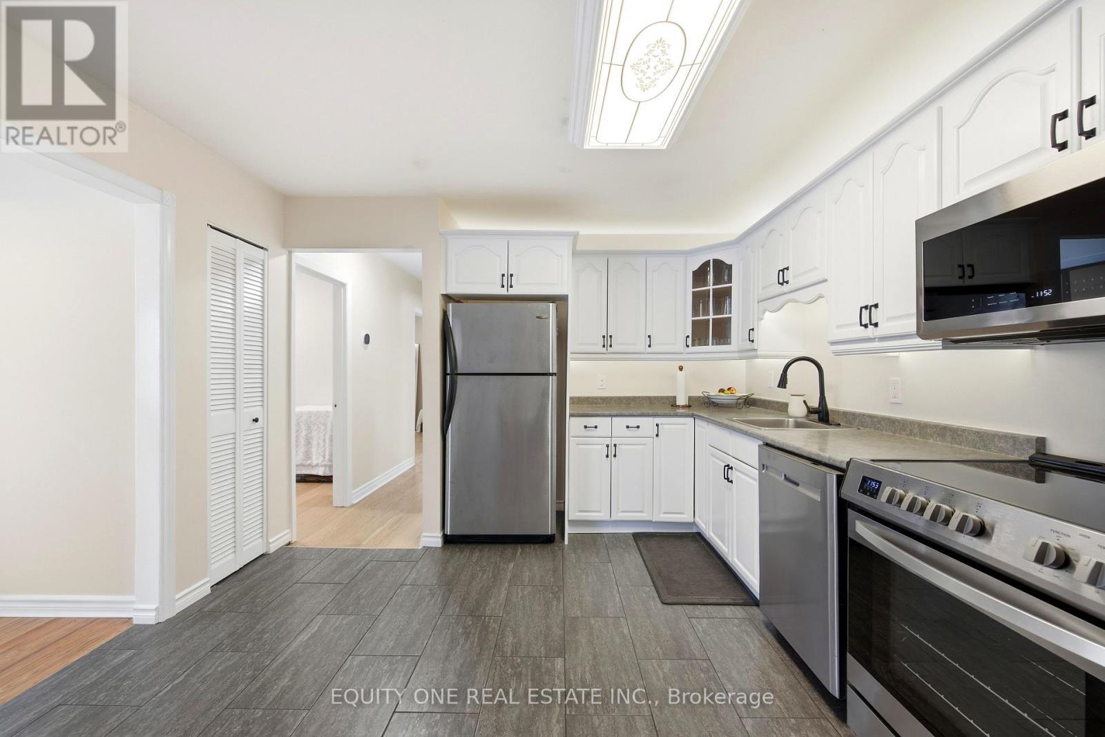 17 Savage Drive, Ottawa, ON - Indoor Photo Showing Kitchen With Stainless Steel Kitchen