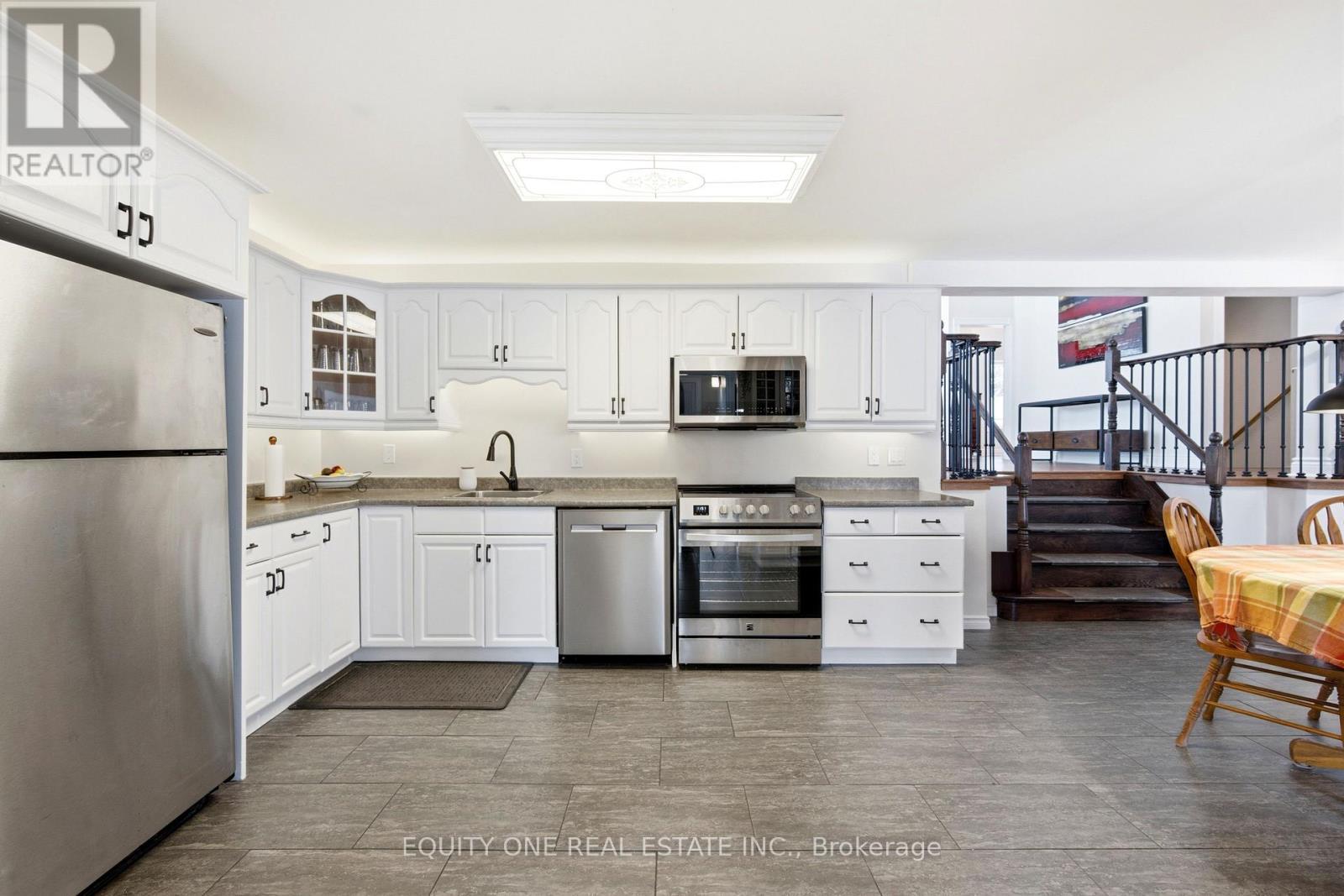 17 Savage Drive, Ottawa, ON - Indoor Photo Showing Kitchen With Stainless Steel Kitchen
