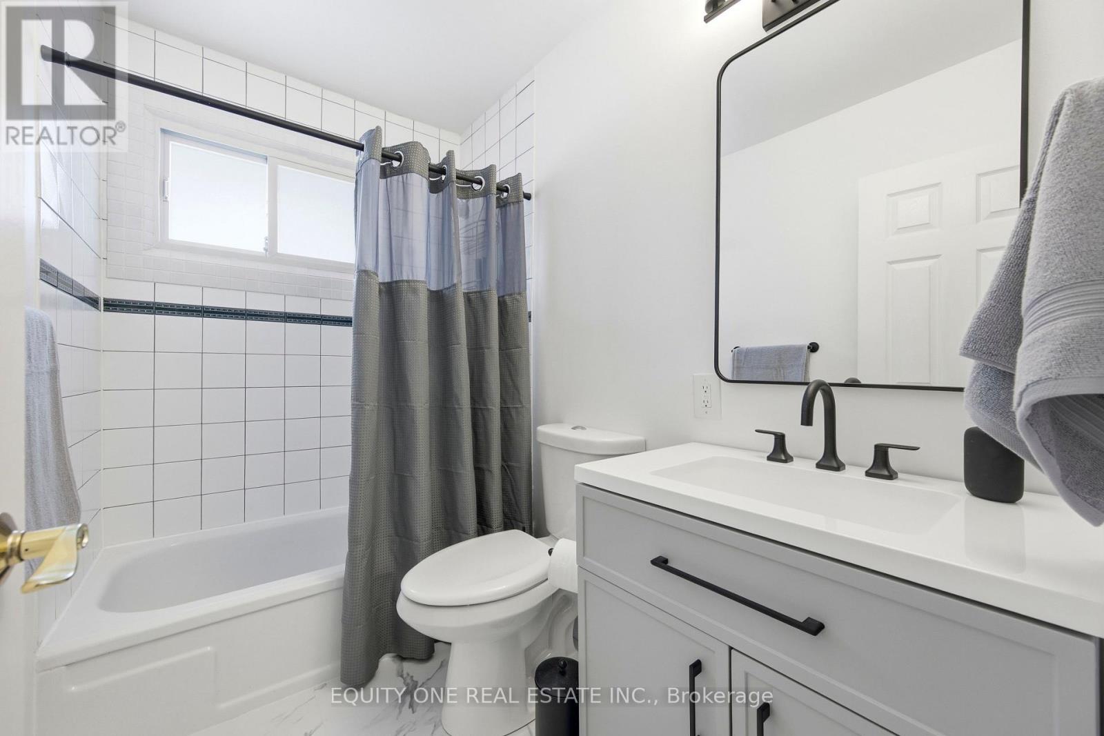 17 Savage Drive, Ottawa, ON - Indoor Photo Showing Bathroom