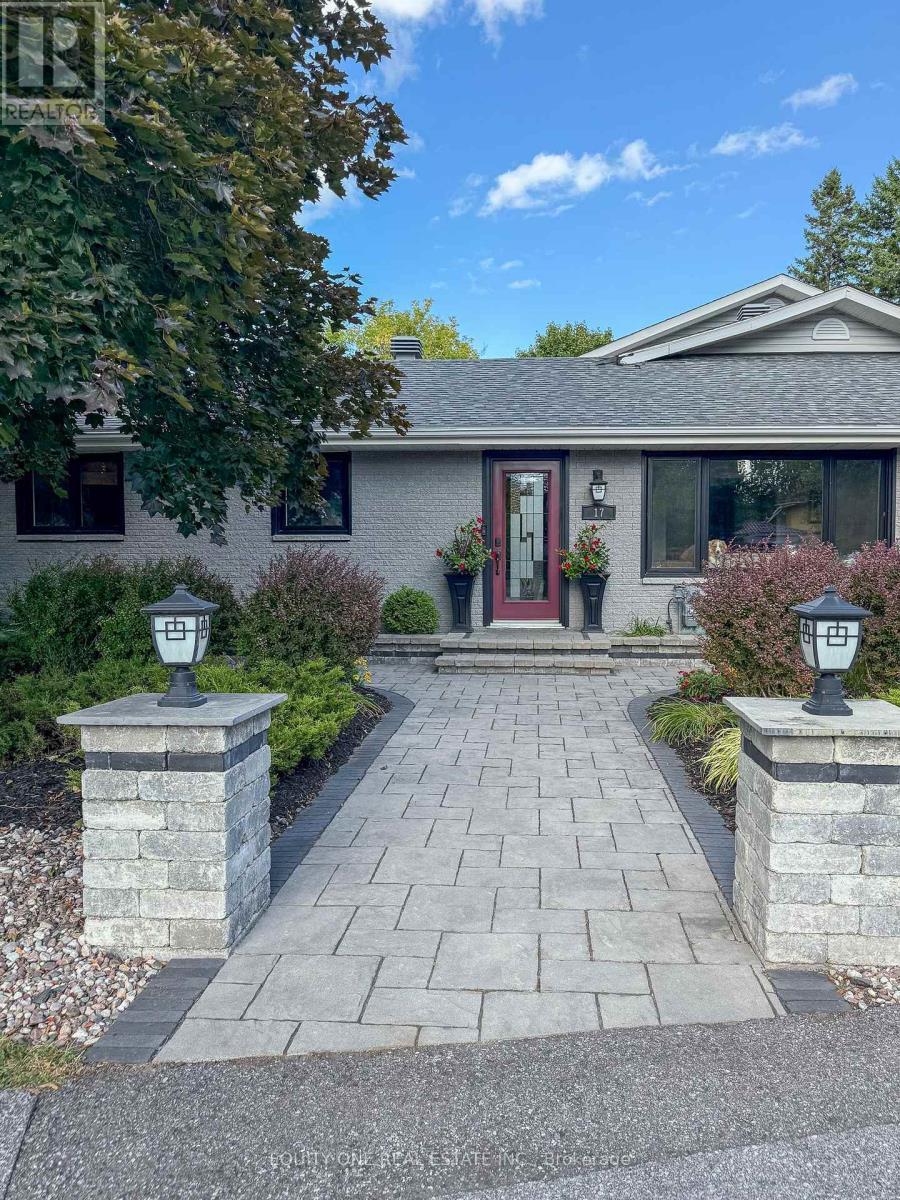 17 Savage Drive, Ottawa, ON - Outdoor