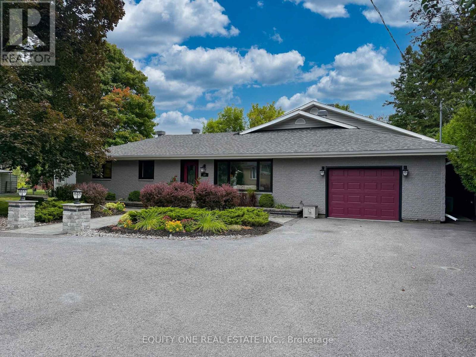 17 Savage Drive, Ottawa, ON - Outdoor