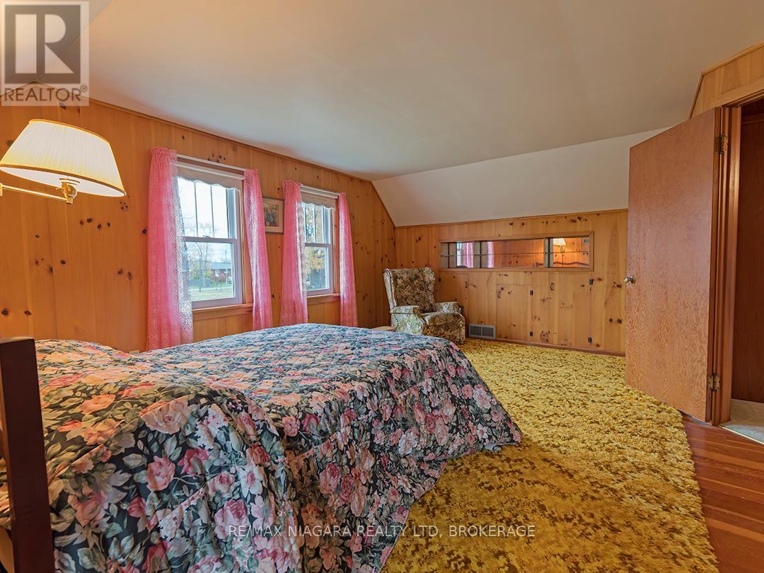 3393 Hwy 3 Road E, Port Colborne (Sherkston), ON - Indoor Photo Showing Bedroom