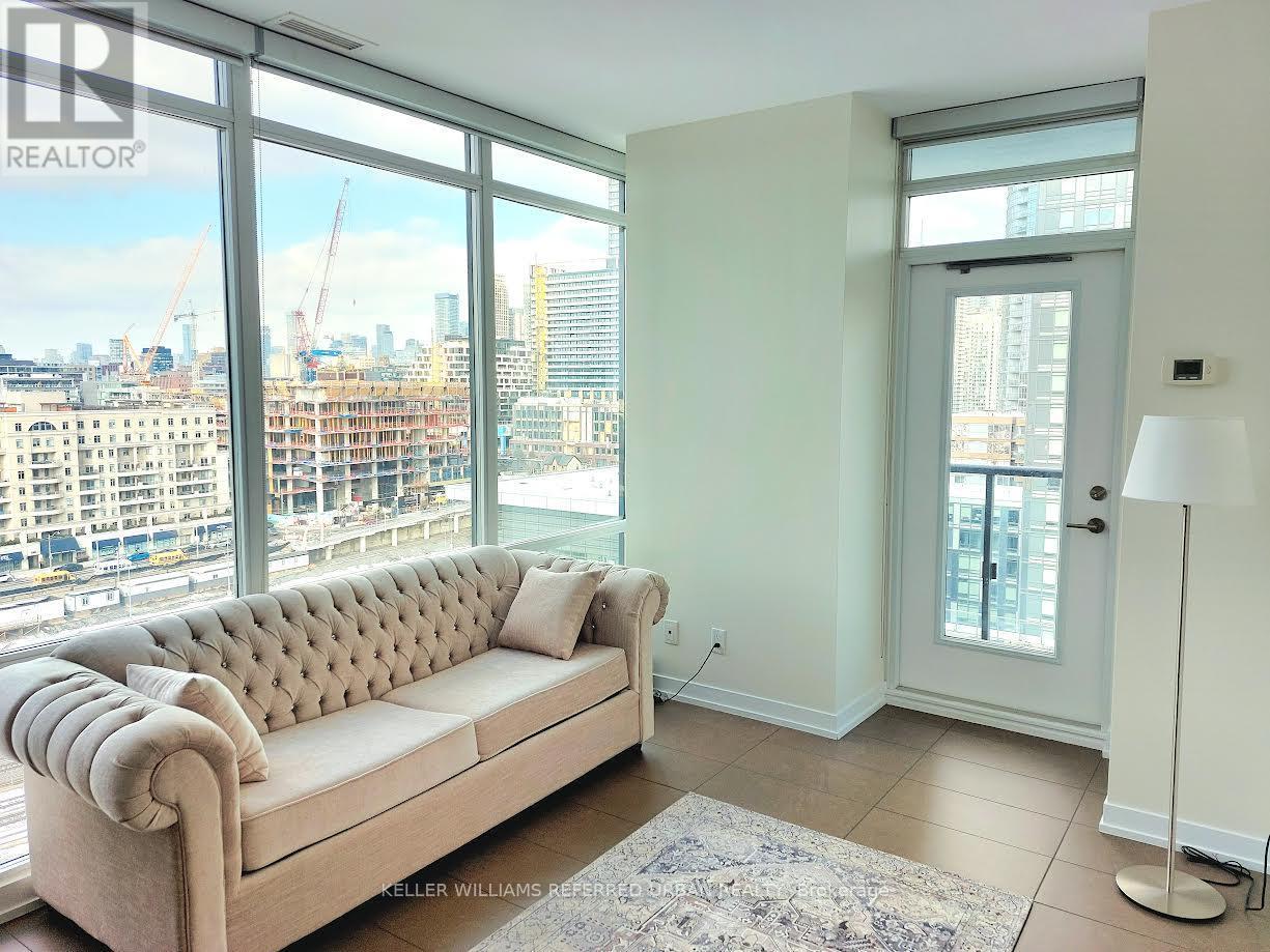 1204 - 170 Fort York Boulevard, Toronto, ON - Indoor Photo Showing Living Room