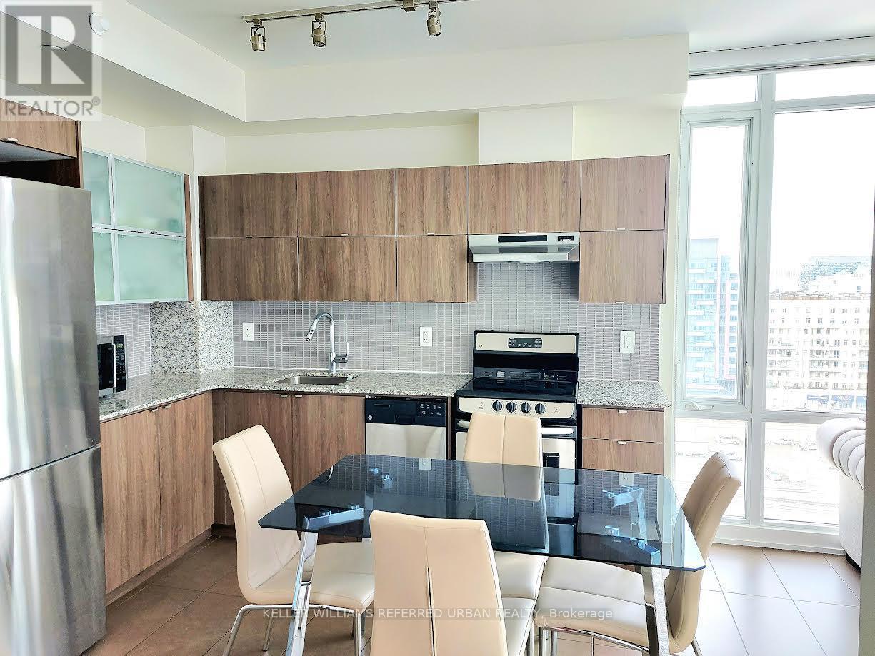1204 - 170 Fort York Boulevard, Toronto, ON - Indoor Photo Showing Kitchen