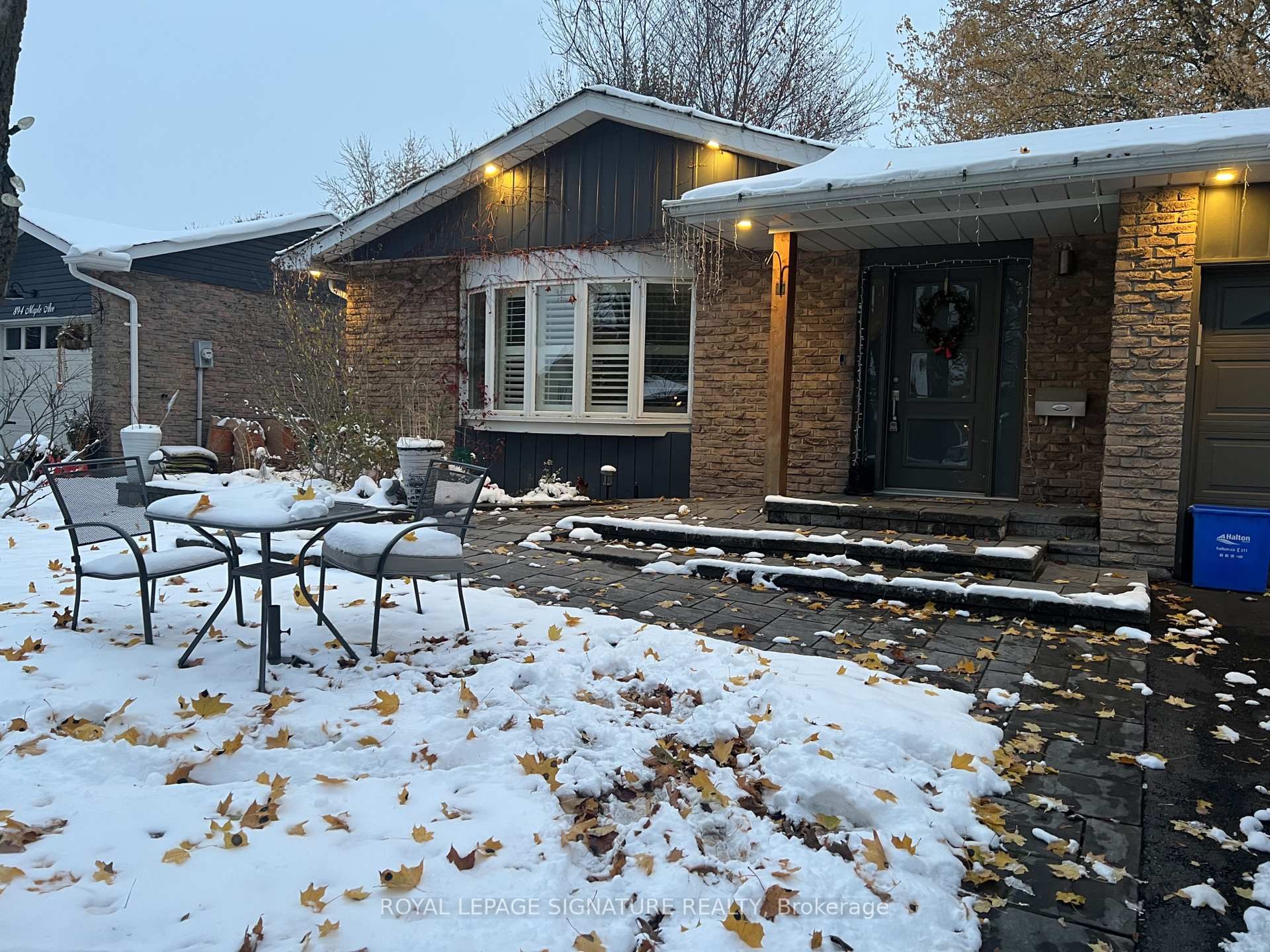 890 Maple Avenue, Milton, ON - Outdoor