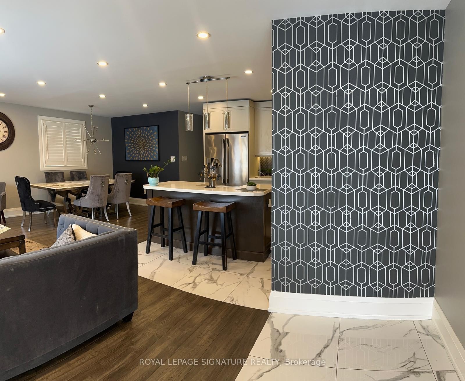 890 Maple Avenue, Milton, ON - Indoor