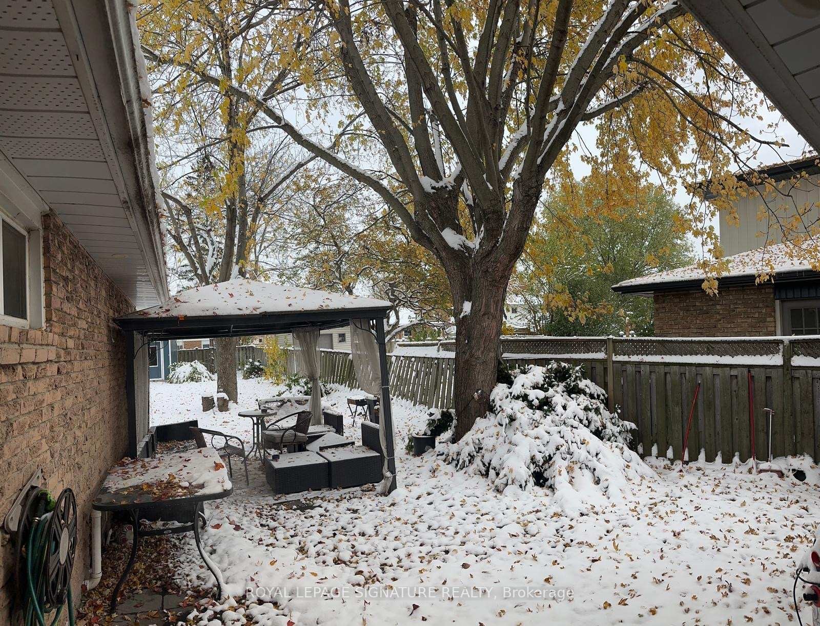 890 Maple Avenue, Milton, ON - Outdoor