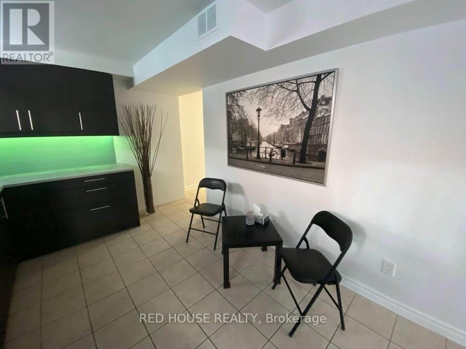 518 Meadows Boulevard, Mississauga, ON - Indoor Photo Showing Other Room