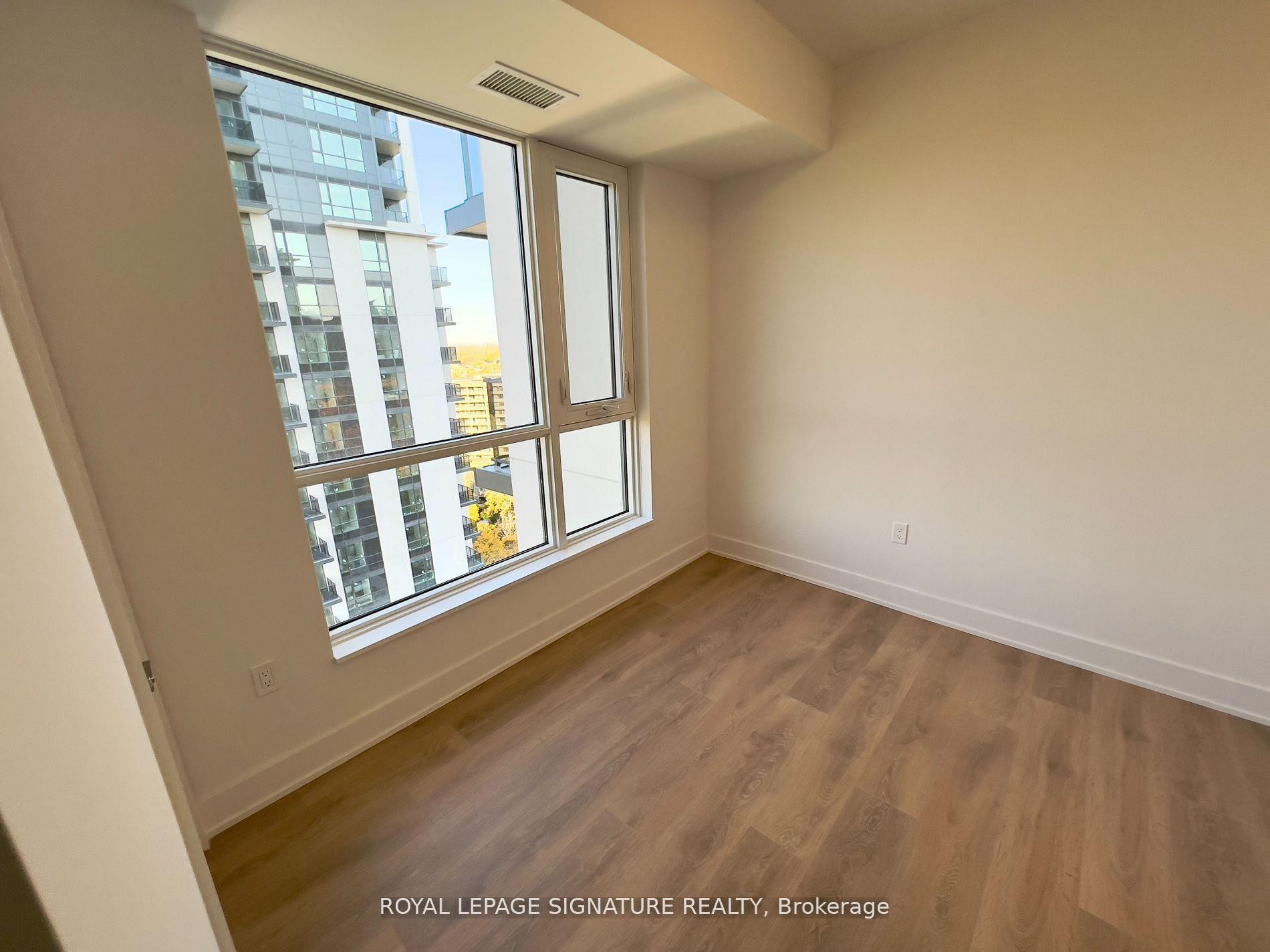 1407-202 Burnhamthorpe Road E, Mississauga, ON - Indoor Photo Showing Other Room