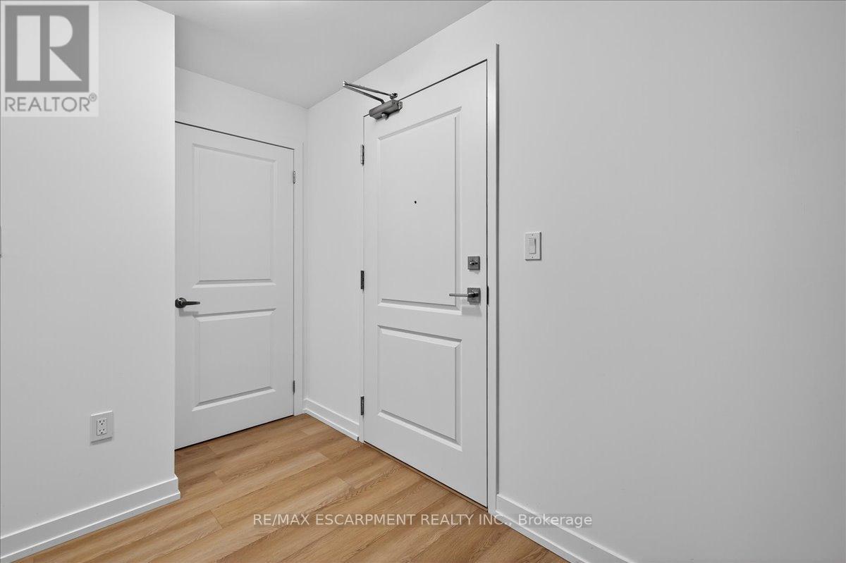 428 - 470 Dundas Street E, Hamilton, ON - Indoor Photo Showing Other Room