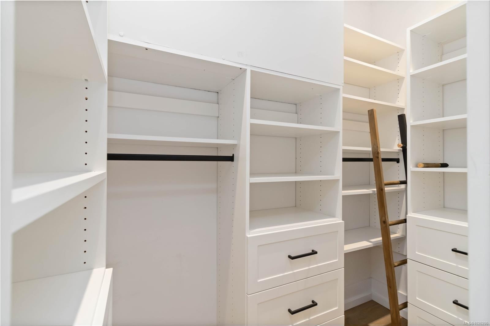 2710 Moncur Rd, Shawnigan Lake, BC