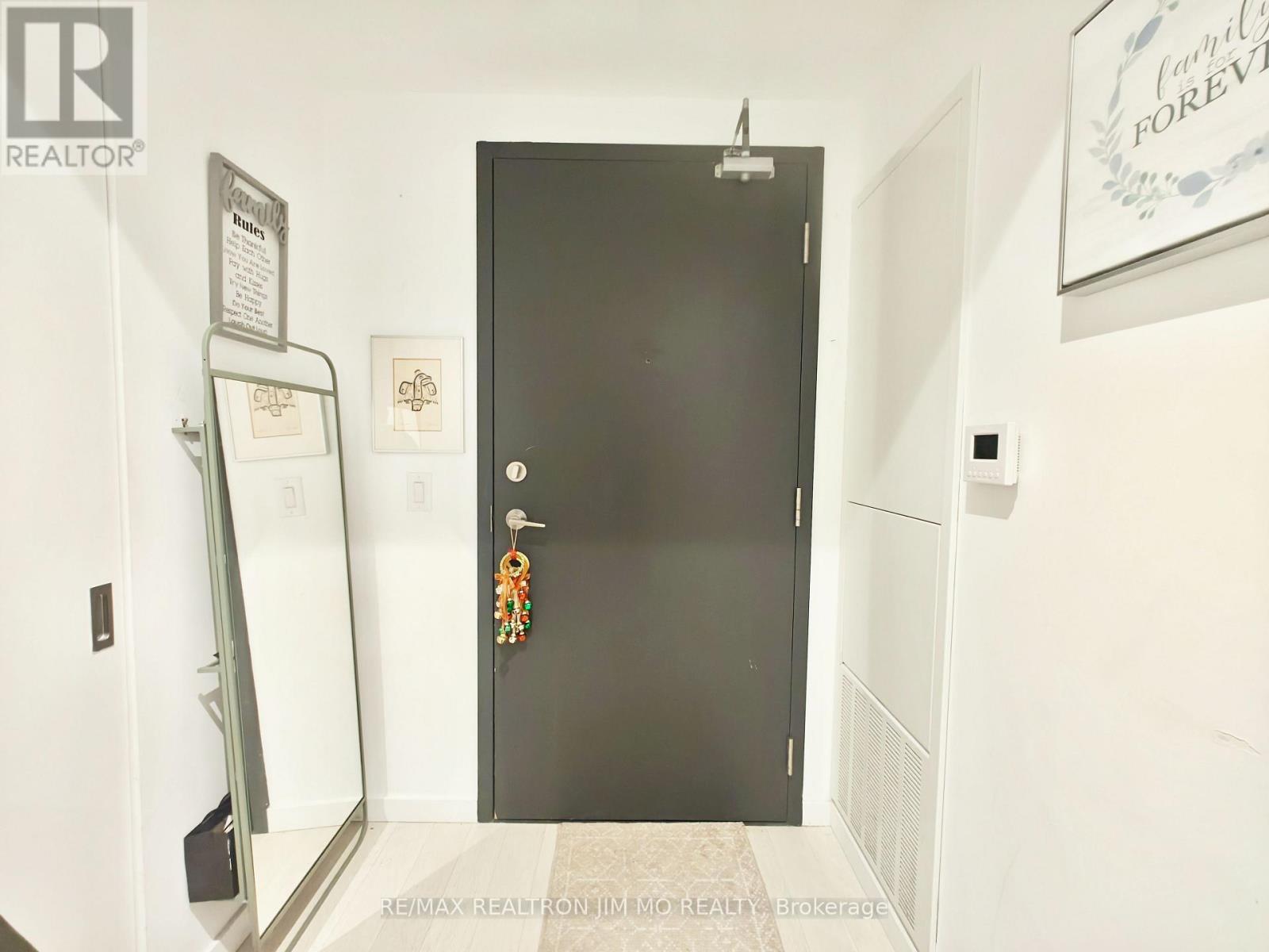 617 - 7 Smith Crescent, Toronto, ON - Indoor Photo Showing Other Room