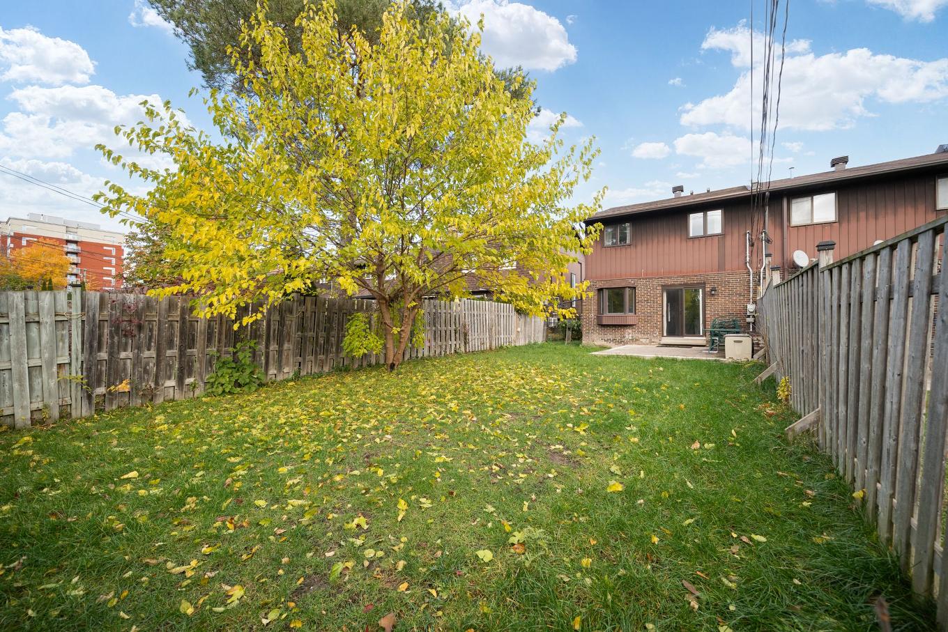 Cour - 242 Stillview Road, Pointe-Claire, QC - Outdoor