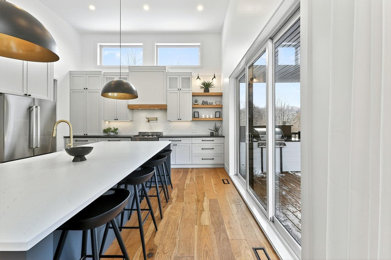 Cuisine - 62 Rue Monette, Saint-Hippolyte, QC - Indoor Photo Showing Kitchen With Upgraded Kitchen