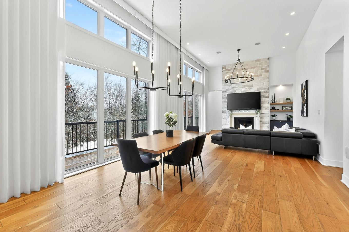 Salle à manger - 62 Rue Monette, Saint-Hippolyte, QC - Indoor With Fireplace