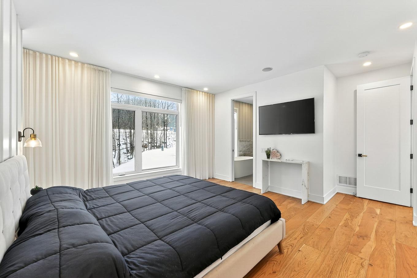 Chambre à coucher principale - 62 Rue Monette, Saint-Hippolyte, QC - Indoor Photo Showing Bedroom