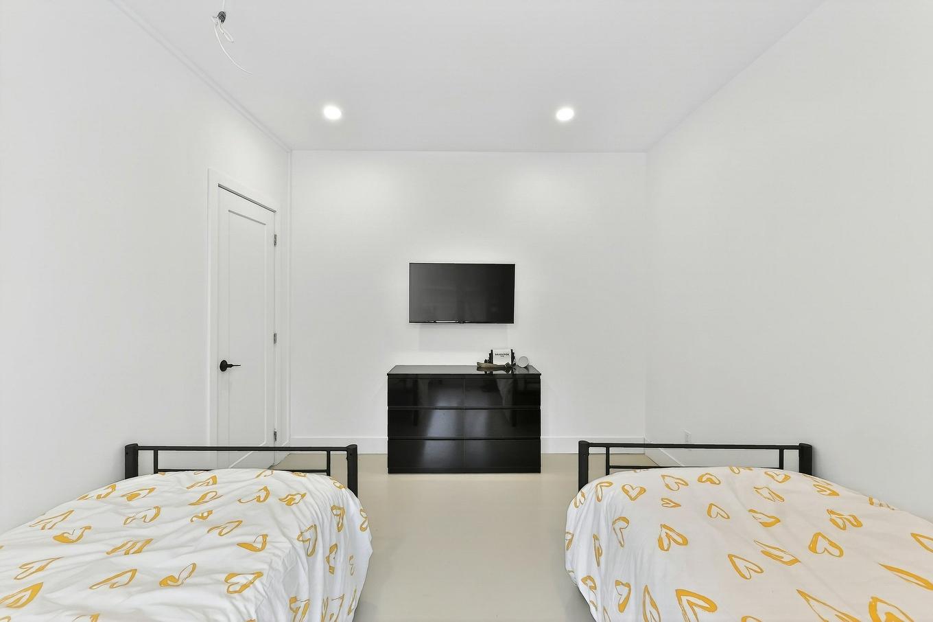 Chambre à coucher - 62 Rue Monette, Saint-Hippolyte, QC - Indoor Photo Showing Bedroom