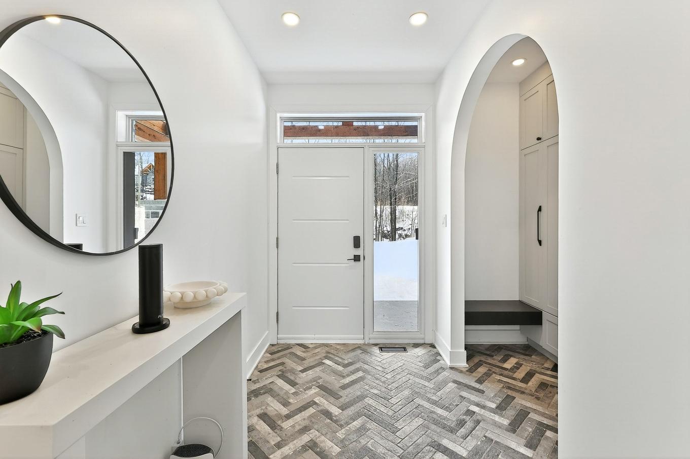 Hall d'entrée/Vestibule - 62 Rue Monette, Saint-Hippolyte, QC - Indoor Photo Showing Other Room