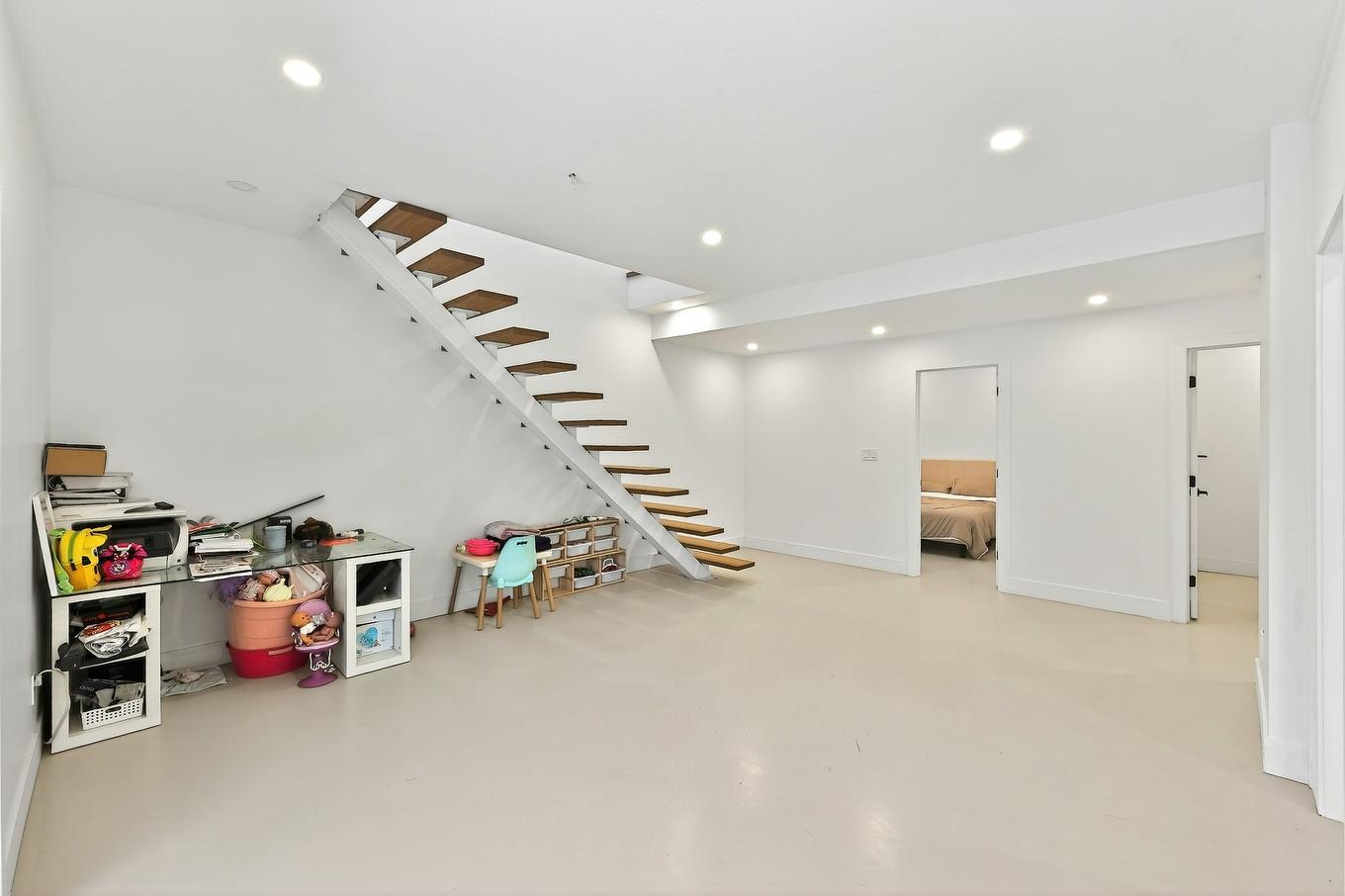 Salle familiale - 62 Rue Monette, Saint-Hippolyte, QC - Indoor Photo Showing Other Room