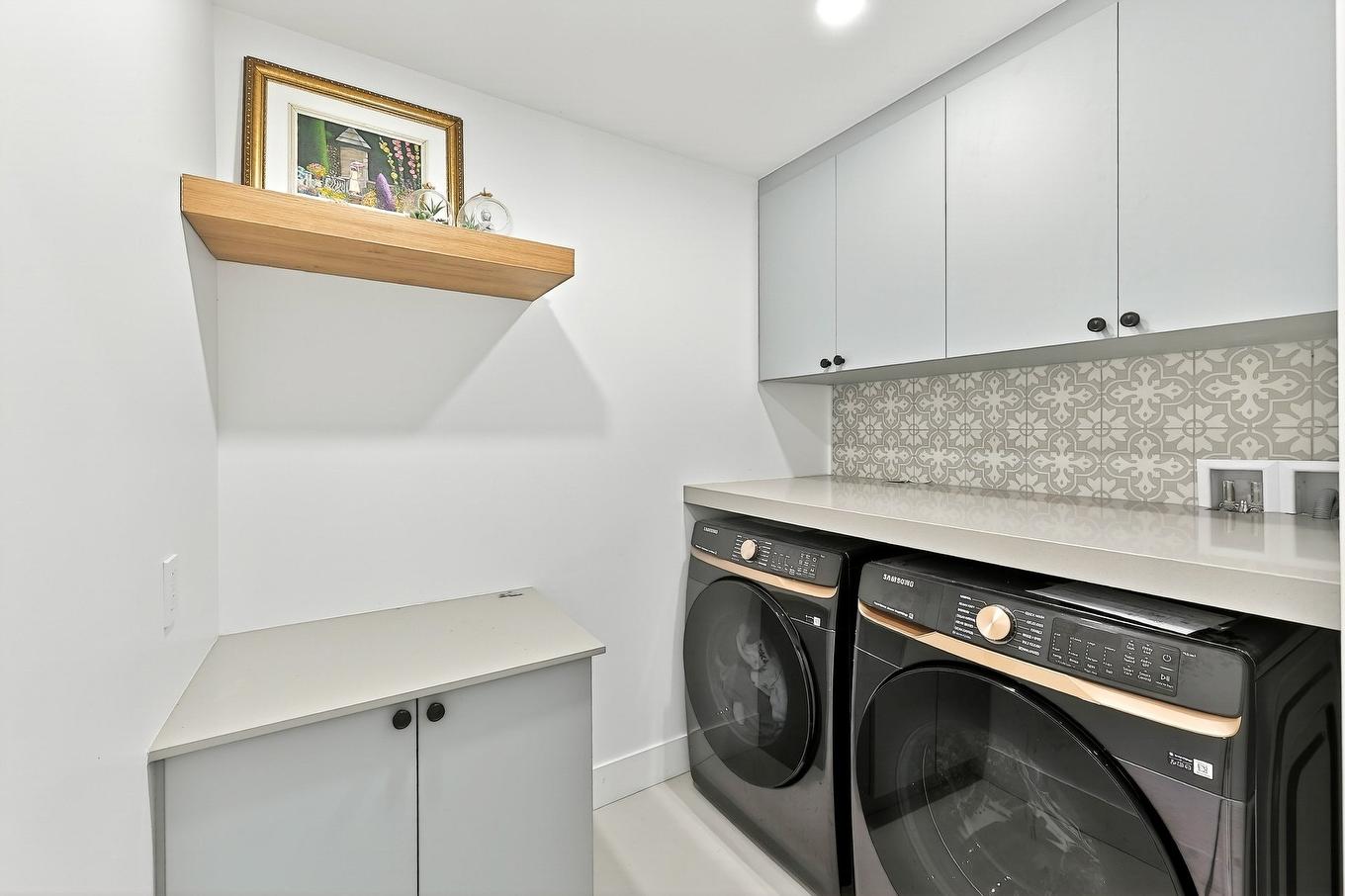 Salle de lavage - 62 Rue Monette, Saint-Hippolyte, QC - Indoor Photo Showing Laundry Room
