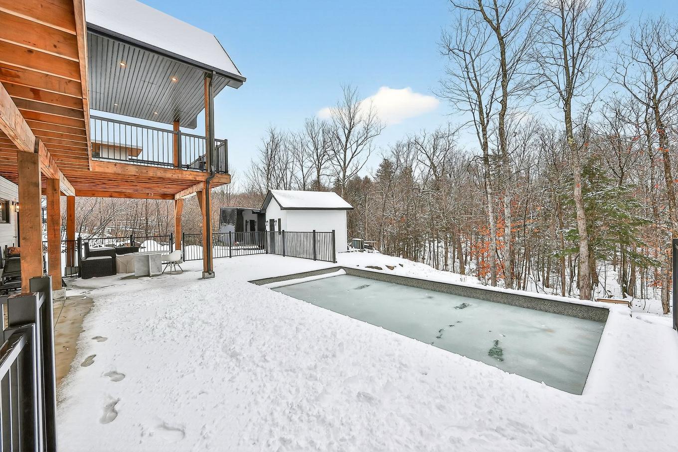 Piscine - 62 Rue Monette, Saint-Hippolyte, QC - Outdoor