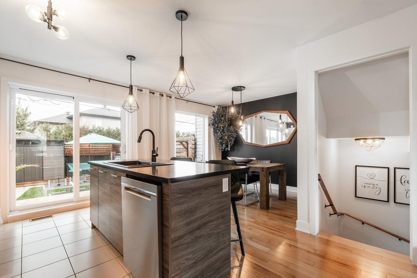 Cuisine - 1604 Rue Jean-Casgrain, Chambly, QC - Indoor Photo Showing Kitchen With Upgraded Kitchen
