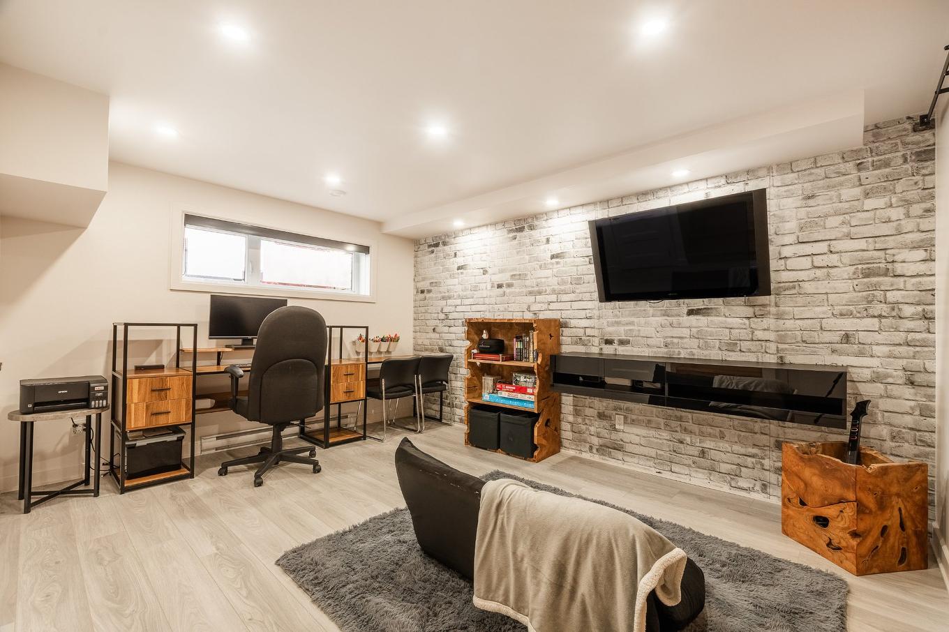 Salle familiale - 1604 Rue Jean-Casgrain, Chambly, QC - Indoor