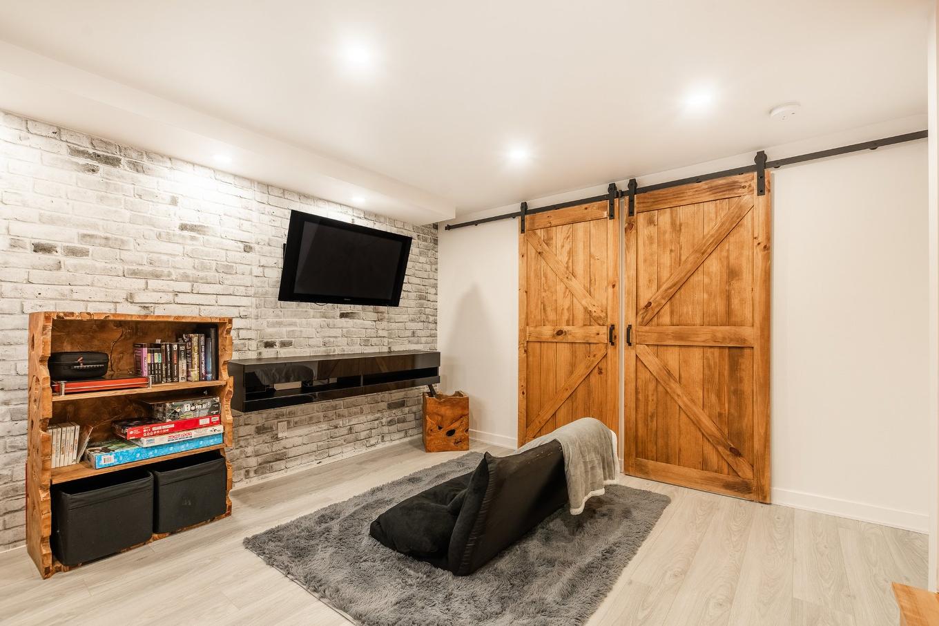 Salle familiale - 1604 Rue Jean-Casgrain, Chambly, QC - Indoor Photo Showing Other Room