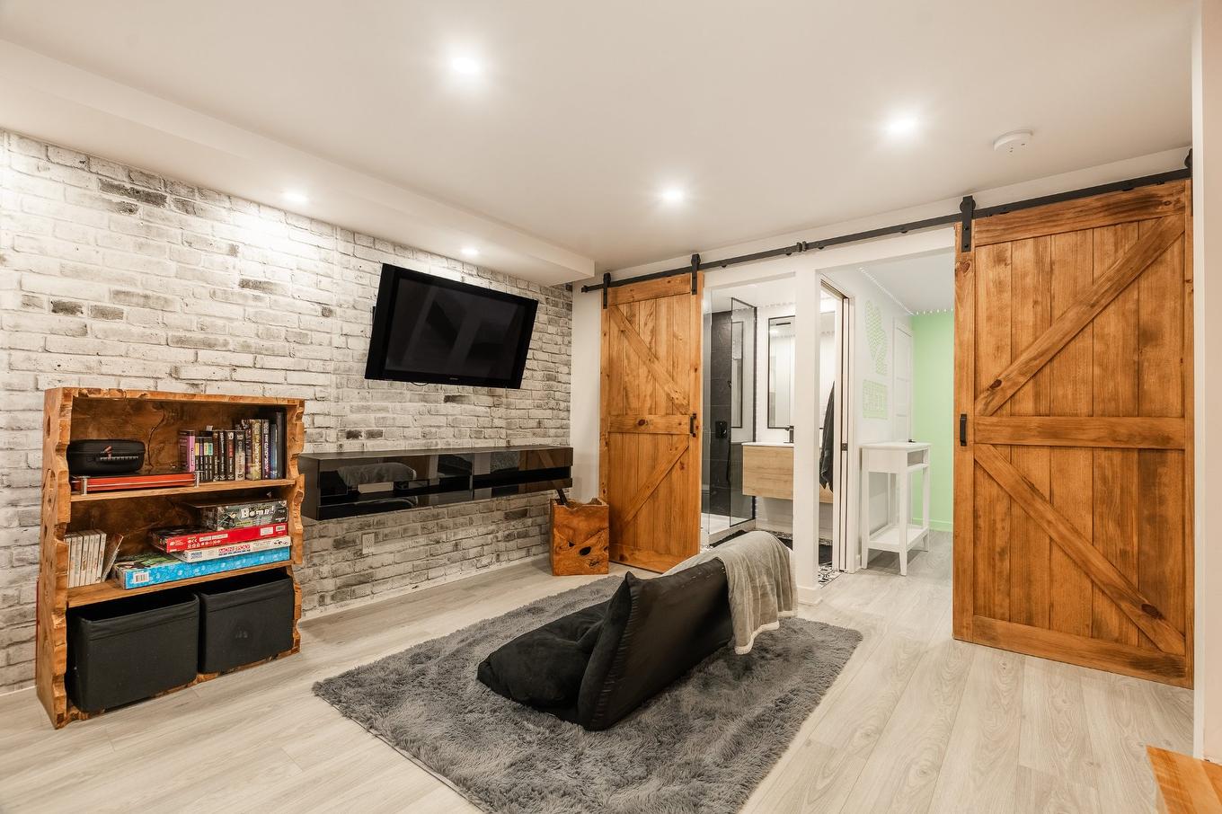 Salle familiale - 1604 Rue Jean-Casgrain, Chambly, QC - Indoor Photo Showing Other Room