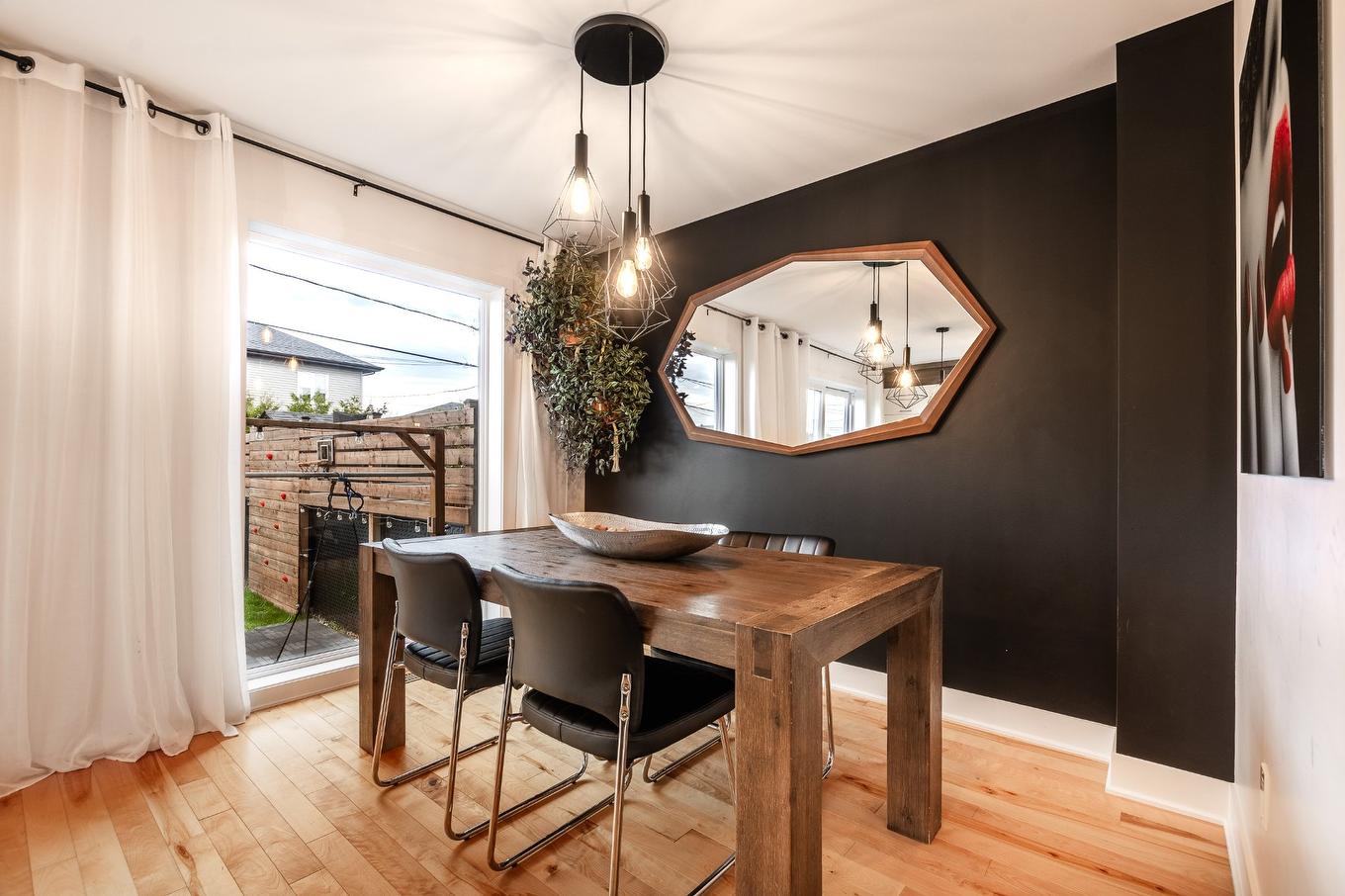 Salle à manger - 1604 Rue Jean-Casgrain, Chambly, QC - Indoor Photo Showing Dining Room