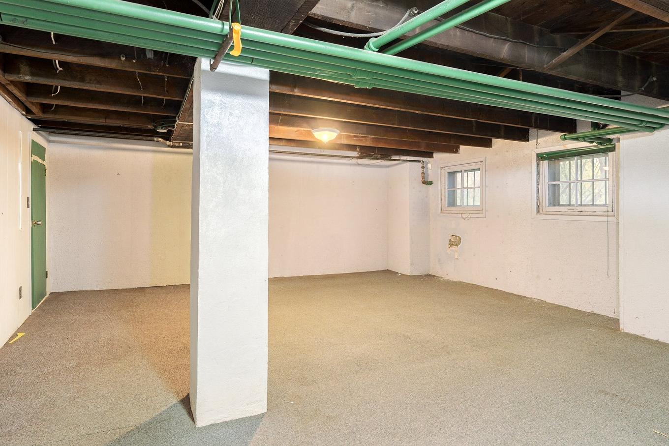 Salle familiale - 3567 Av. Girouard, Montréal (Côte-Des-Neiges/Notre-Dame-De-Grâce), QC - Indoor Photo Showing Basement