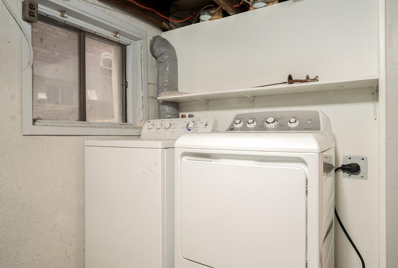 Salle de bains - 3567 Av. Girouard, Montréal (Côte-Des-Neiges/Notre-Dame-De-Grâce), QC - Indoor Photo Showing Laundry Room