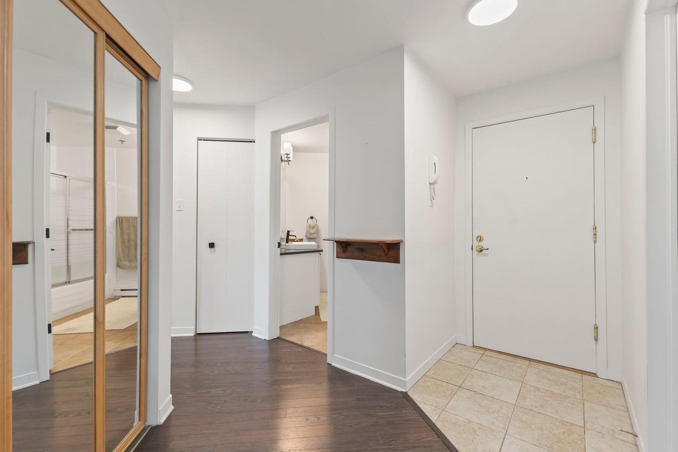 Hall - 306-5250 Rue Riviera, Montréal (Pierrefonds-Roxboro), QC - Indoor Photo Showing Other Room