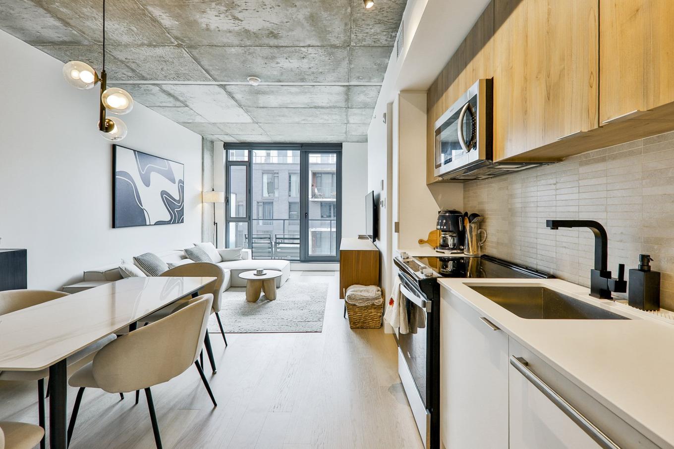 Kitchen - 524-200 Boul. Marcel-Laurin, Montréal (Saint-Laurent), QC - Indoor Photo Showing Kitchen With Upgraded Kitchen