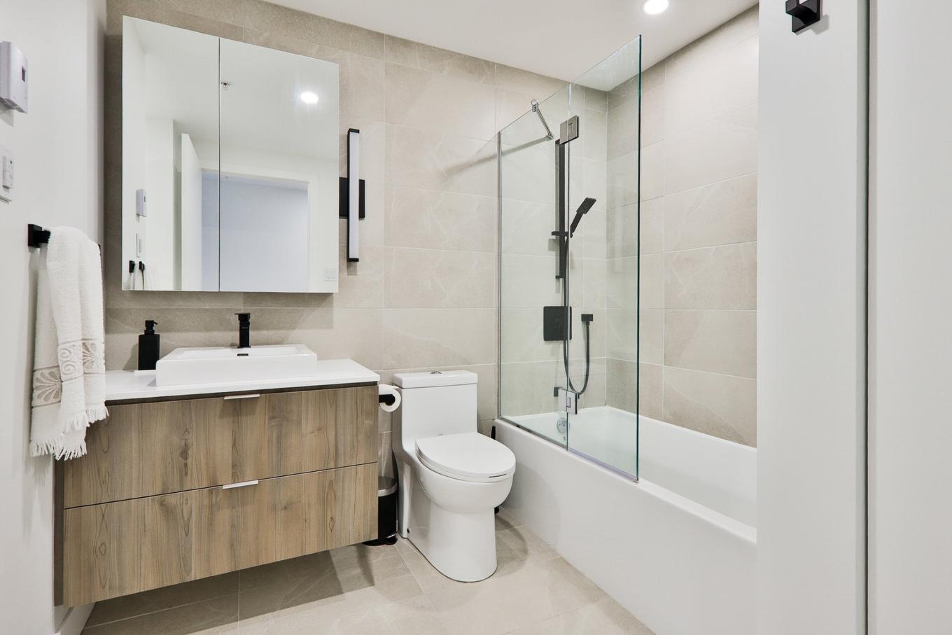 Ensuite bathroom - 524-200 Boul. Marcel-Laurin, Montréal (Saint-Laurent), QC - Indoor Photo Showing Bathroom