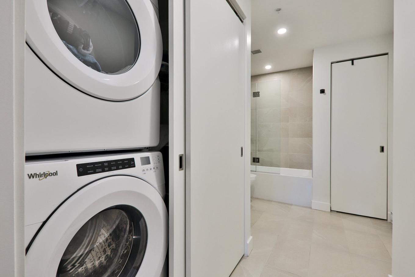 Storage - 524-200 Boul. Marcel-Laurin, Montréal (Saint-Laurent), QC - Indoor Photo Showing Laundry Room