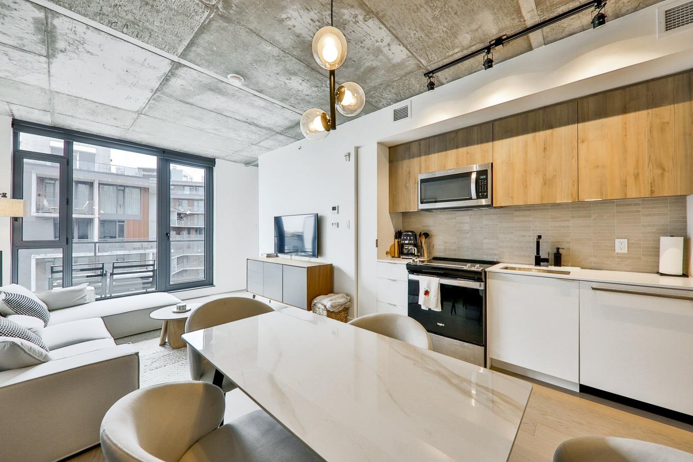 Kitchen - 524-200 Boul. Marcel-Laurin, Montréal (Saint-Laurent), QC - Indoor Photo Showing Kitchen With Upgraded Kitchen