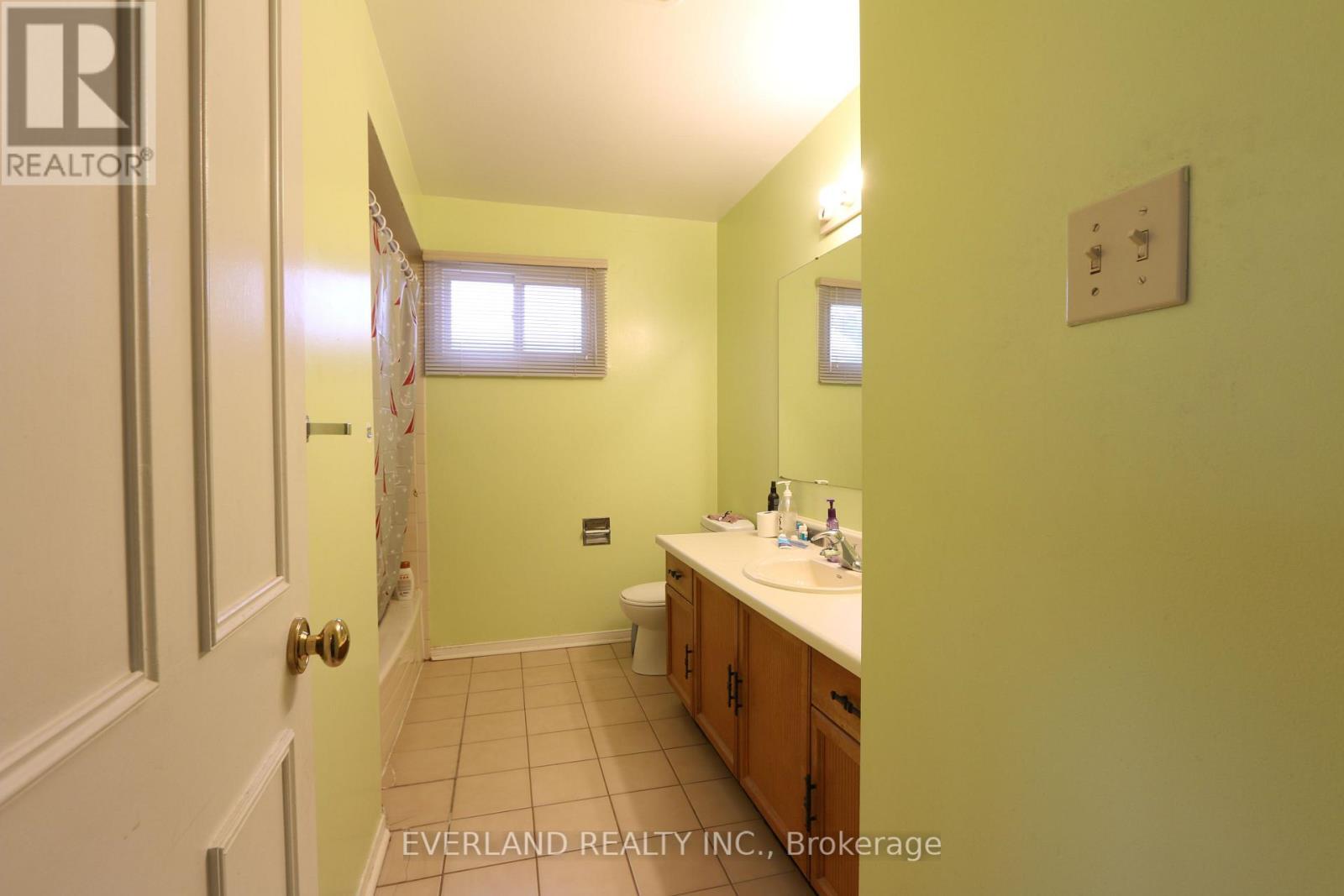 28 Bauer Crescent, Markham, ON - Indoor Photo Showing Bathroom