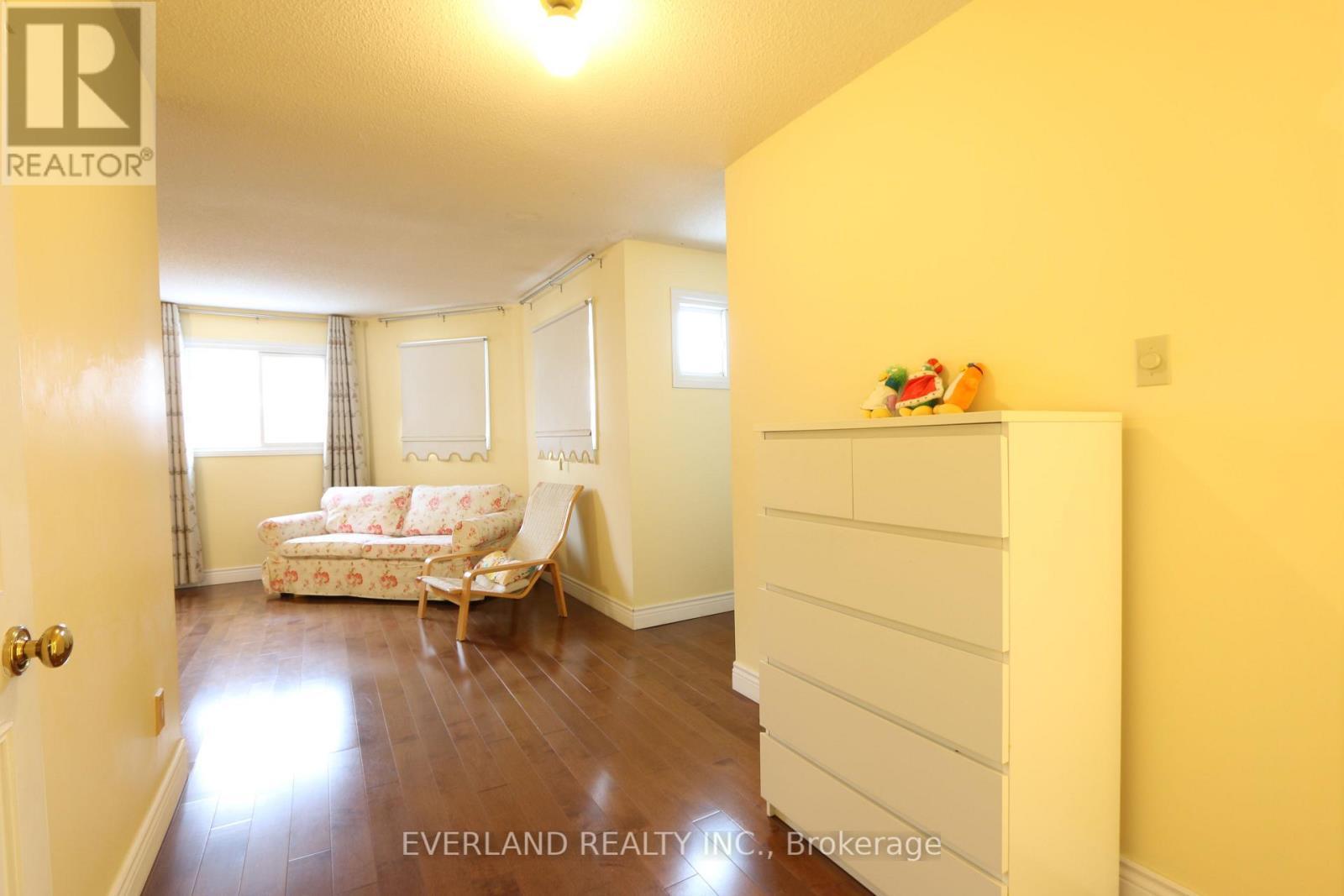 28 Bauer Crescent, Markham, ON - Indoor