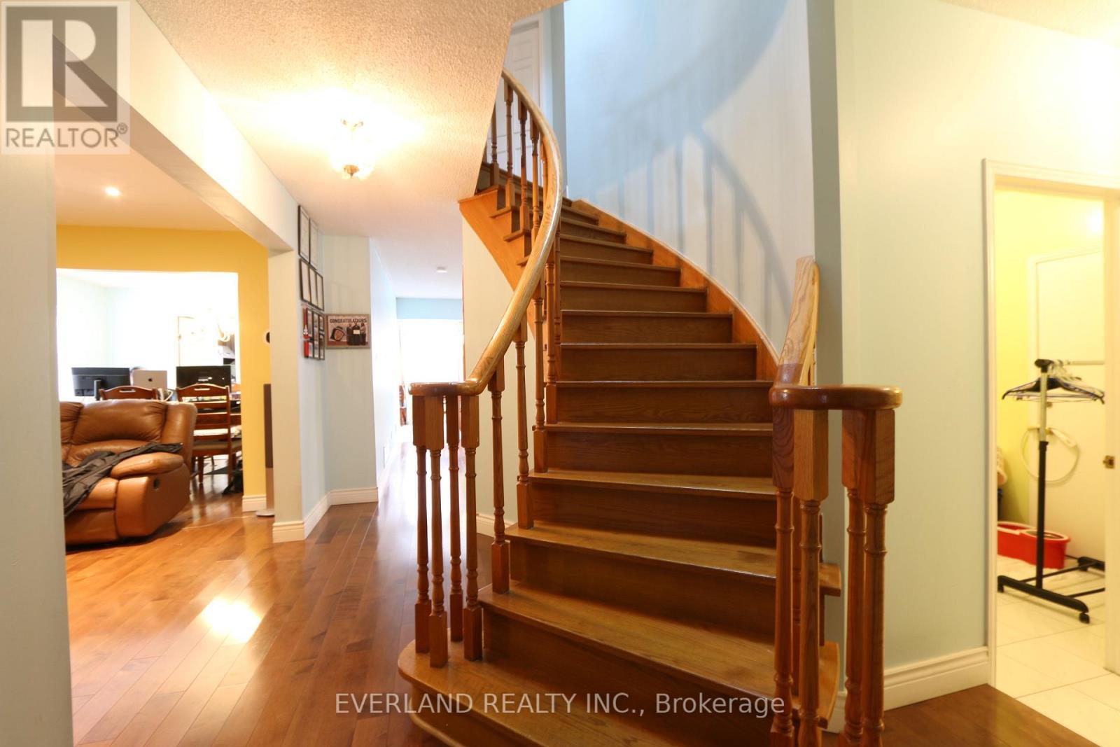28 Bauer Crescent, Markham, ON - Indoor Photo Showing Other Room