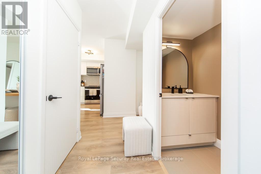 2009 - 1461 Lawrence Avenue W, Toronto, ON - Indoor Photo Showing Other Room