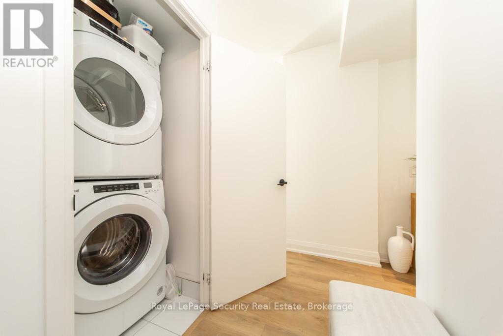 2009 - 1461 Lawrence Avenue W, Toronto, ON - Indoor Photo Showing Laundry Room