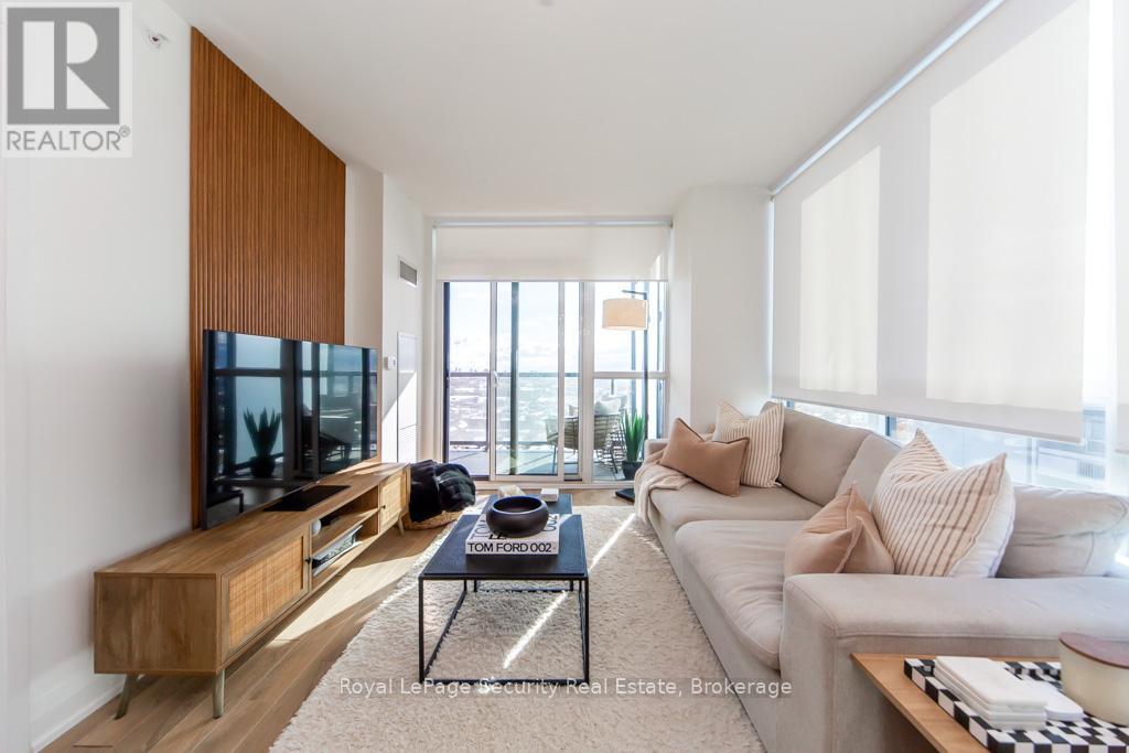 2009 - 1461 Lawrence Avenue W, Toronto, ON - Indoor Photo Showing Living Room